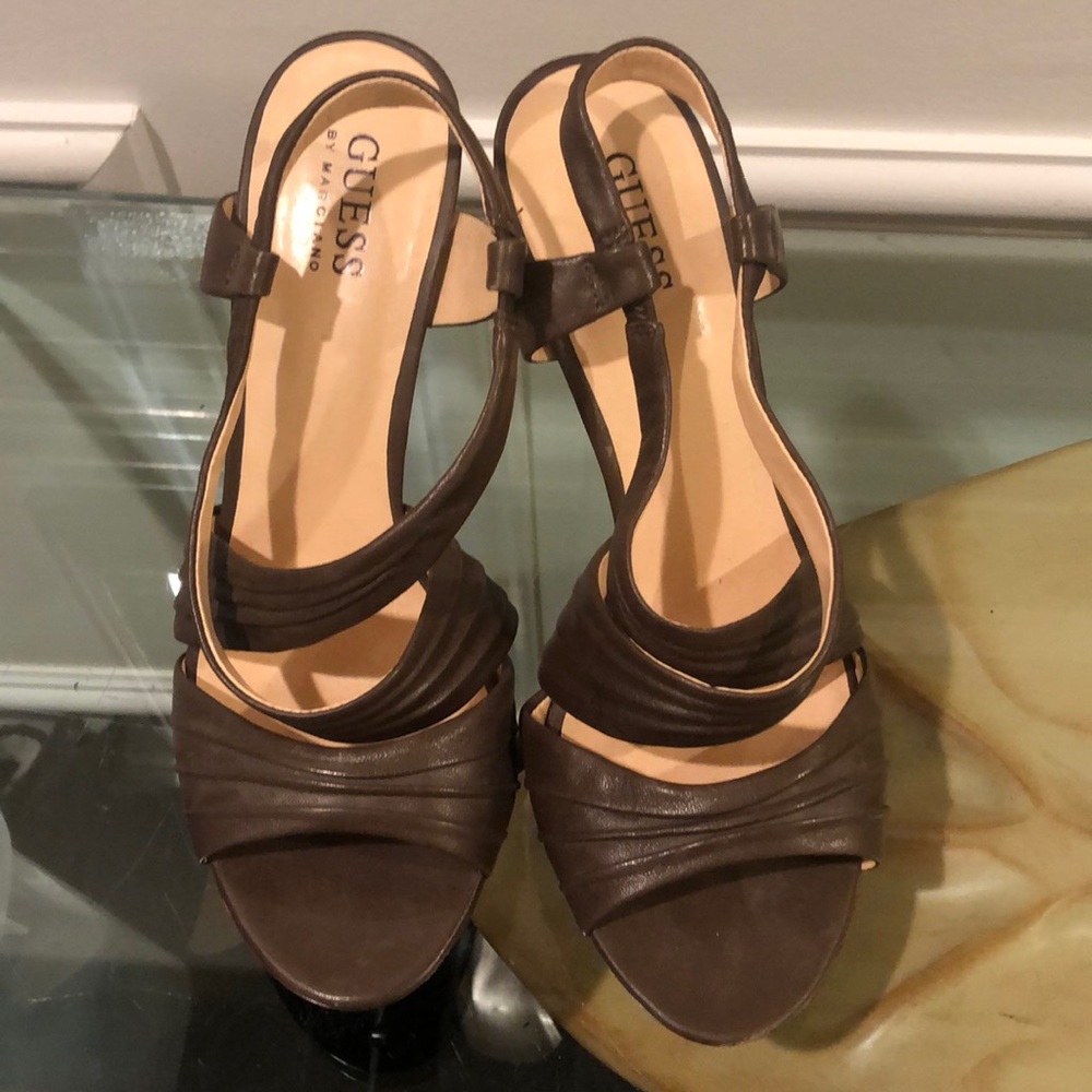 Shoe